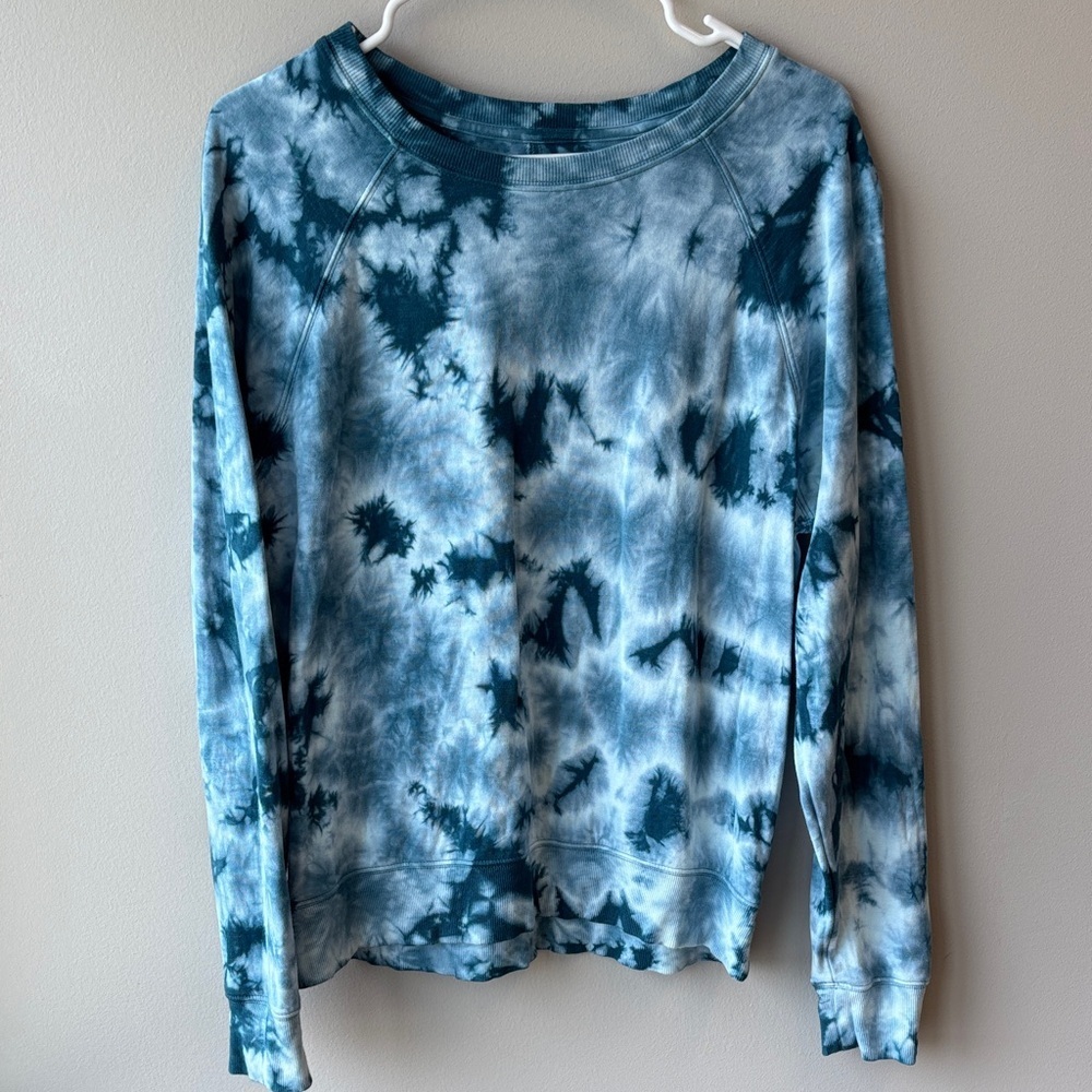 Athleta Blue Tie-Dye Long Sleeve Sweatshirt